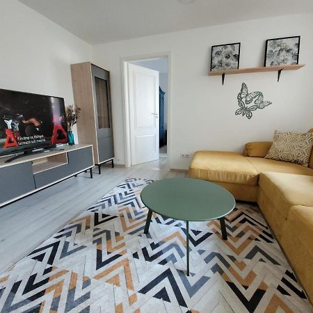 Lovely Apartment Near City Center Cluj-Napoca Exterior foto